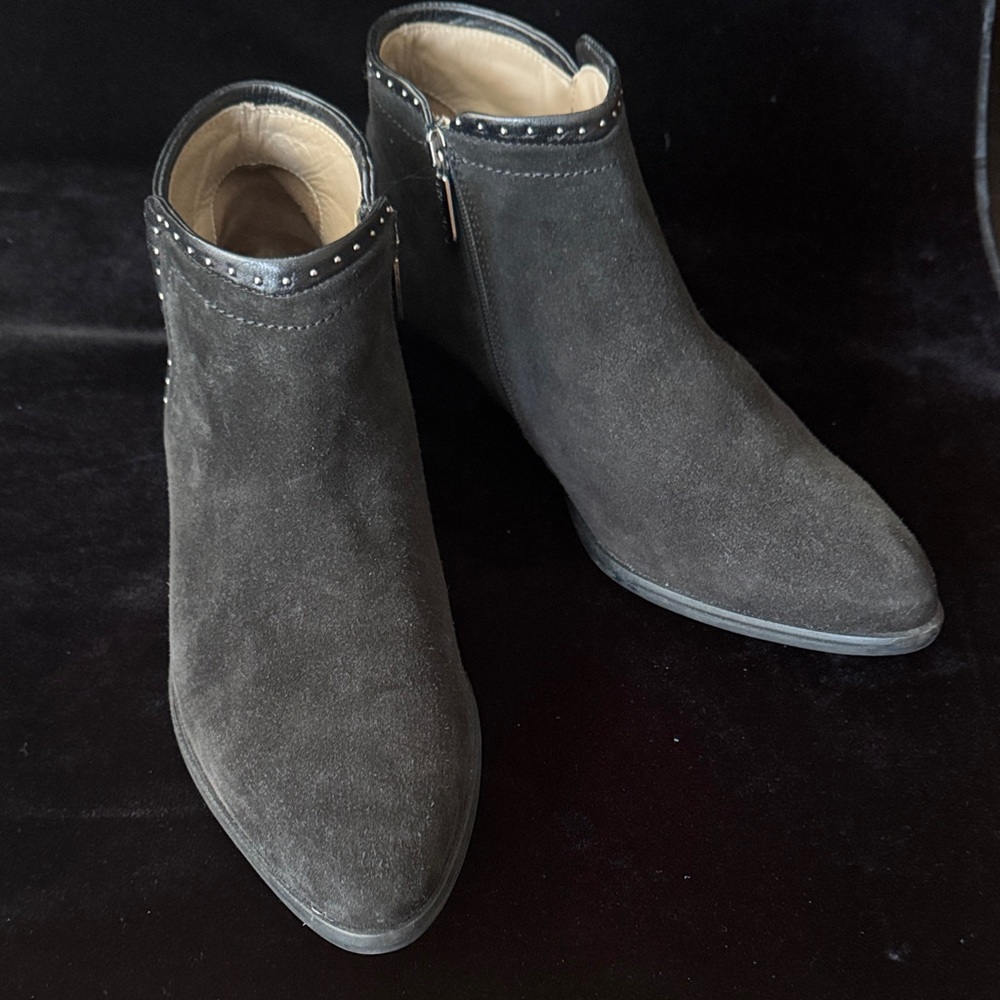 ITALEAU Hand Made Suede Studded Boots